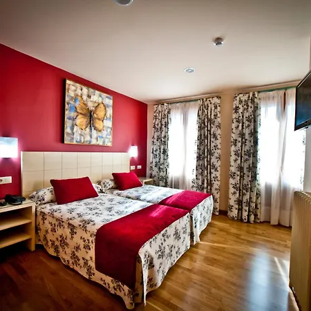 Condes De Castilla Hotel