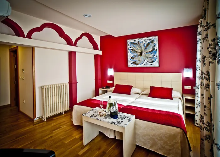 Hotel Condes De Castilla 3*