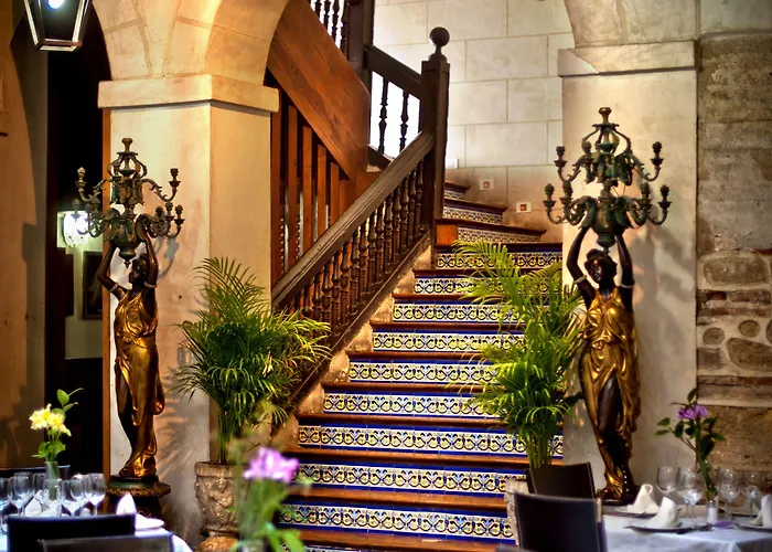 Condes De Castilla Hotel