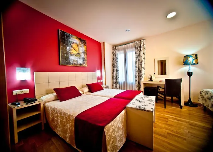 Hotel Condes De Castilla 3*