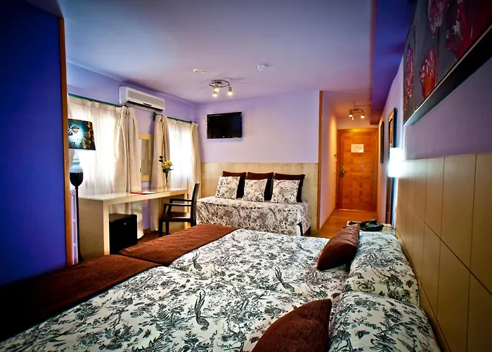 Hotel Condes De Castilla 3*